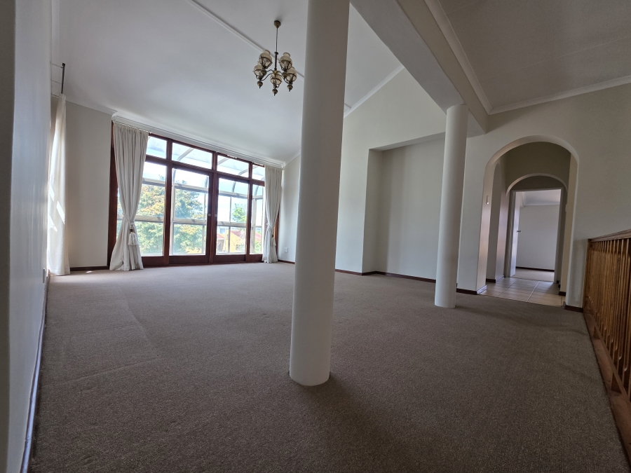 5 Bedroom Property for Sale in Bayview Western Cape